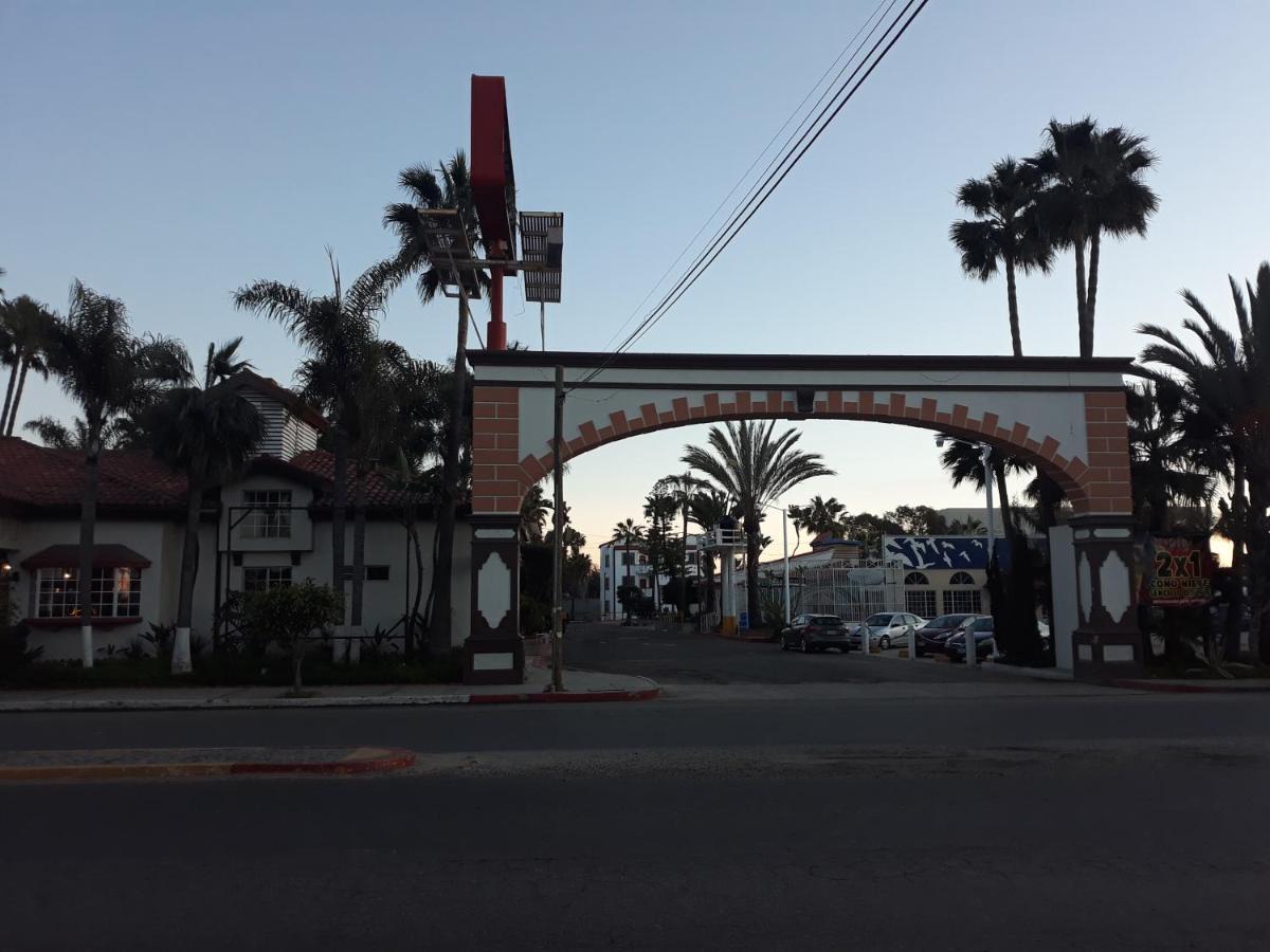 Hotel Paraiso Las Palmas Ensenada Exterior photo