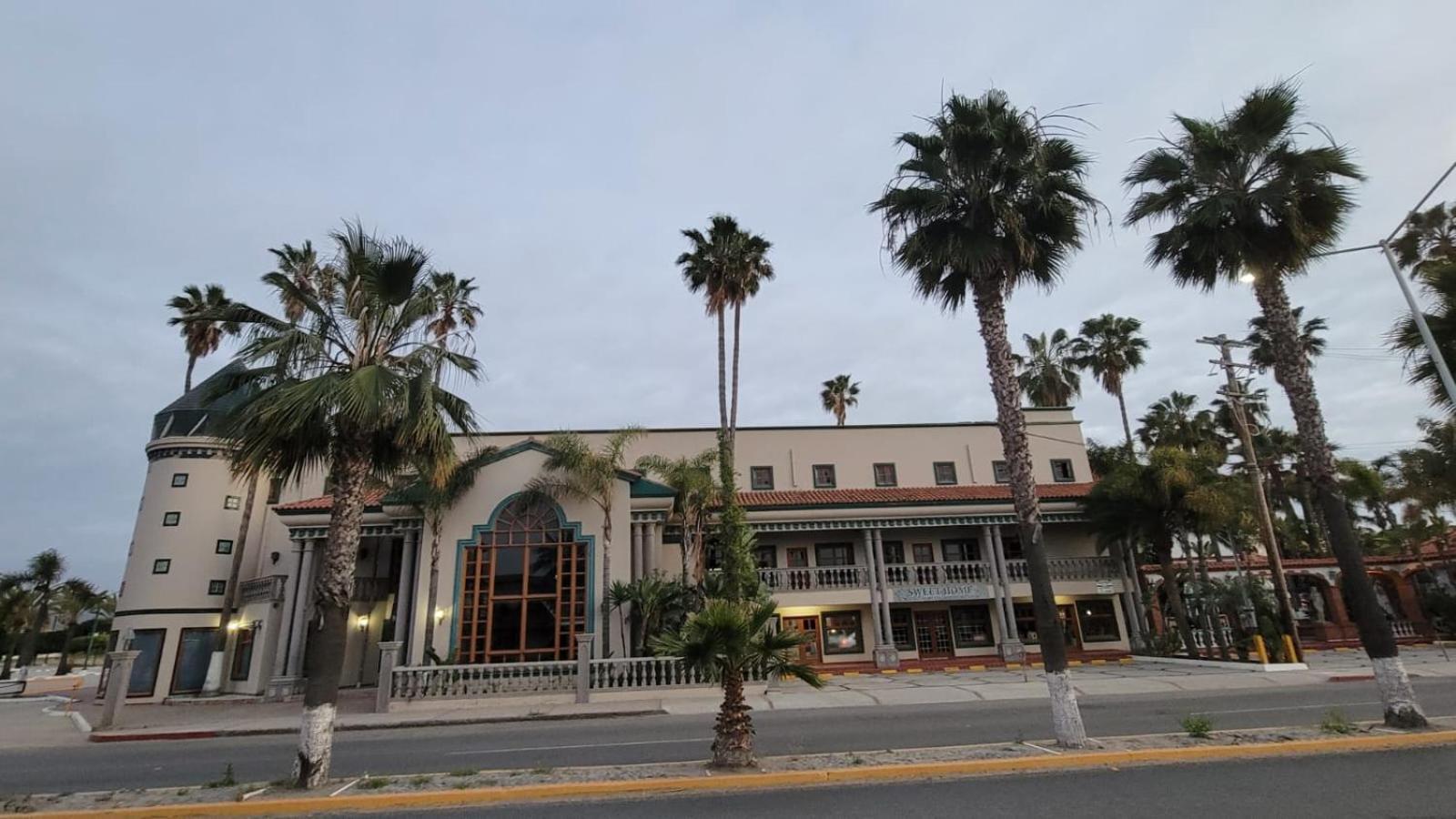 Hotel Paraiso Las Palmas Ensenada Exterior photo